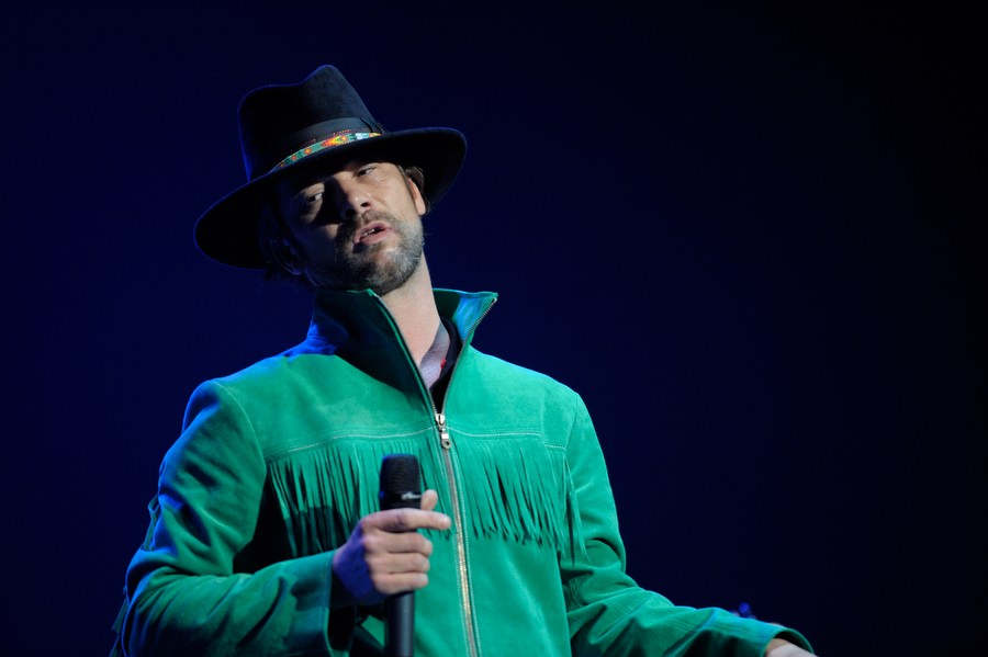 Nach Krankheit und ausgefallenen Terminen endlich in Oberhausen: Jamiroquai – ...von der Bühne.