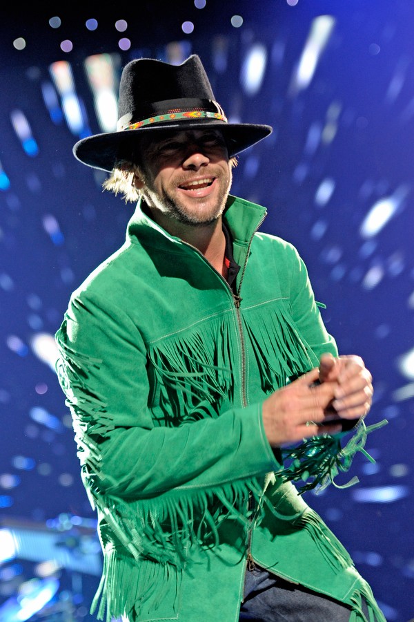 Nach Krankheit und ausgefallenen Terminen endlich in Oberhausen: Jamiroquai – Jay Kay