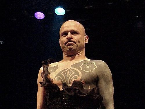 Knorkator beim 'Rock gegen rechte Gewalt 2001'. – 
