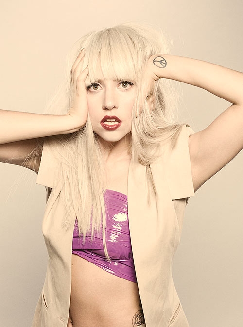 Lady Gaga – Konsequent gestylt in die Charts. – die Haltung."