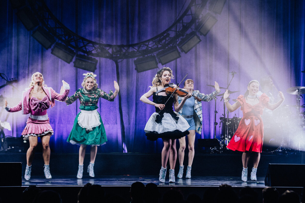 Weihnachtsshow: Die kalifornische Violistin und Komponistin auf Snow Waltz Tour. – Lindsey Stirling.