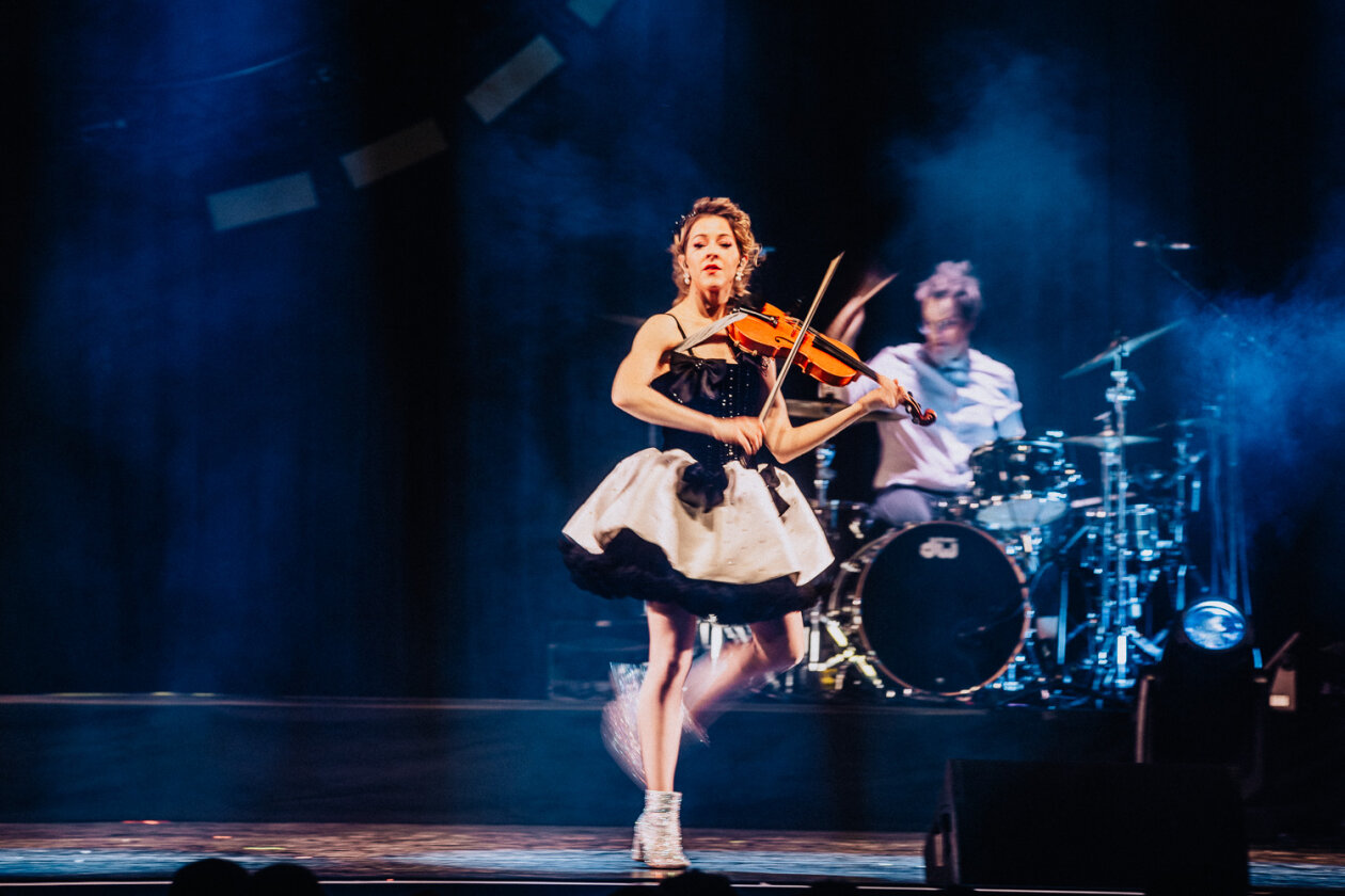 Weihnachtsshow: Die kalifornische Violistin und Komponistin auf Snow Waltz Tour. – Lindsey Stirling.