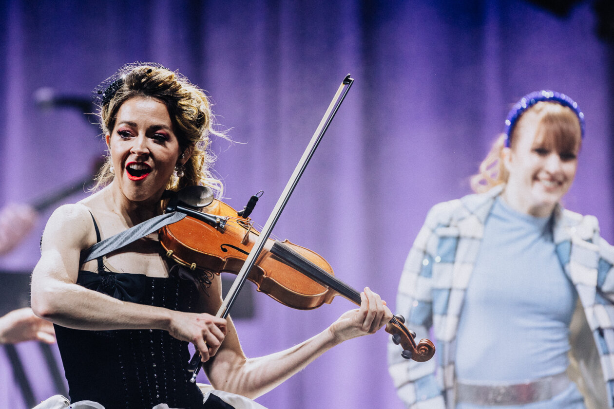 Weihnachtsshow: Die kalifornische Violistin und Komponistin auf Snow Waltz Tour. – Lindsey Stirling.