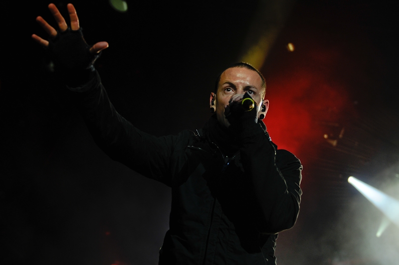 Linkin Park – Mit Deutschland-Flagge auf der Bühne. – Chester Bennington.