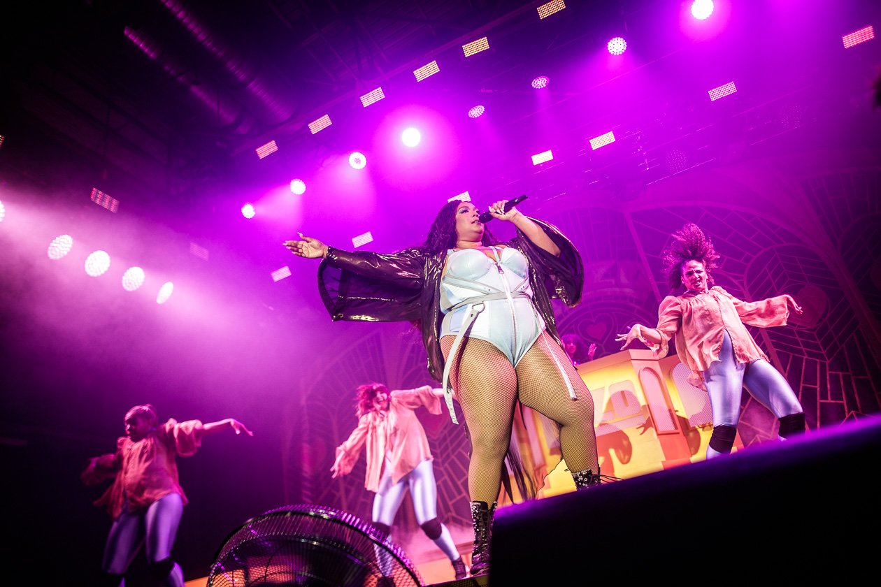 Die Rapperin und Aktivistin 2019 mit dem Album "Cuz I Love You" on tour. – Lizzo.