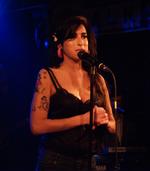 Amy Winehouse: Neuer Song mit Mark Ronson