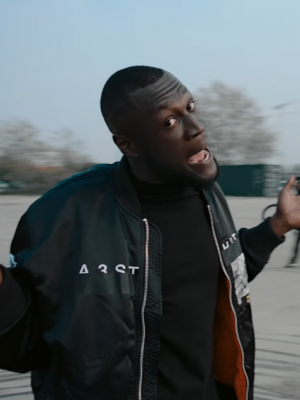 Glastonbury: Stormzy und 100.000 Fans dissen Boris Johnson