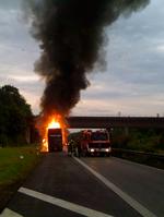 Milow: Tourbus geht in Flammen auf