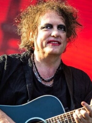 The Cure: Gothic-Legende sieht schwarz