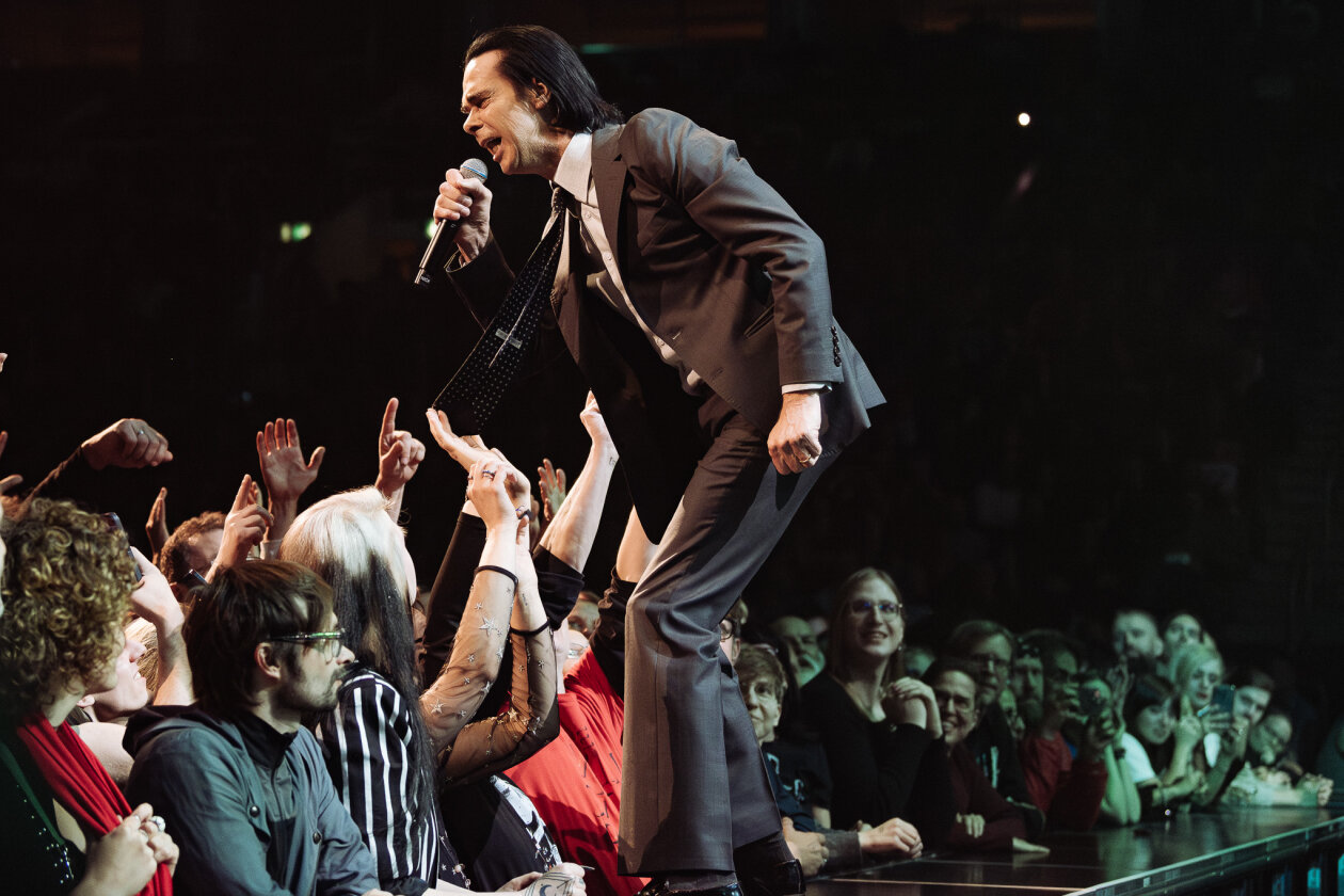 Der britische Alternative-Star und seine Band luden zur Messe. Und das Volk kam. – Nick Cave.