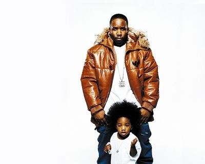 Outkast – Das Hip Hop-Duo, Dre und Big Boi, in den verschiedensten Outfits... – Big Boi mit Afro-Sohn