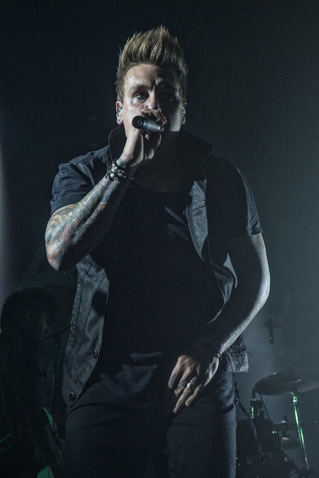 Papa Roach – On stage mit In Flames. – Jacoby.