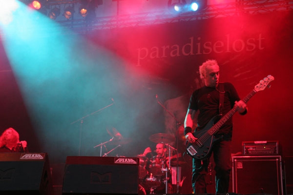 Paradise Lost – Paradise Lost in action.