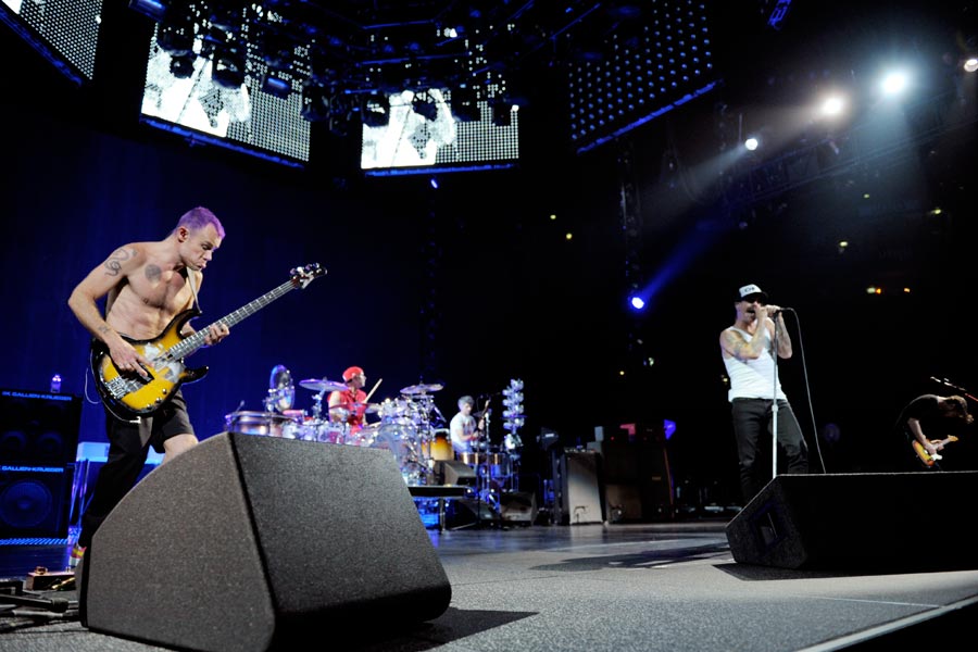 Kiedis, Flea und Co. rocken die Crowd. – Red Hot Chili Peppers.