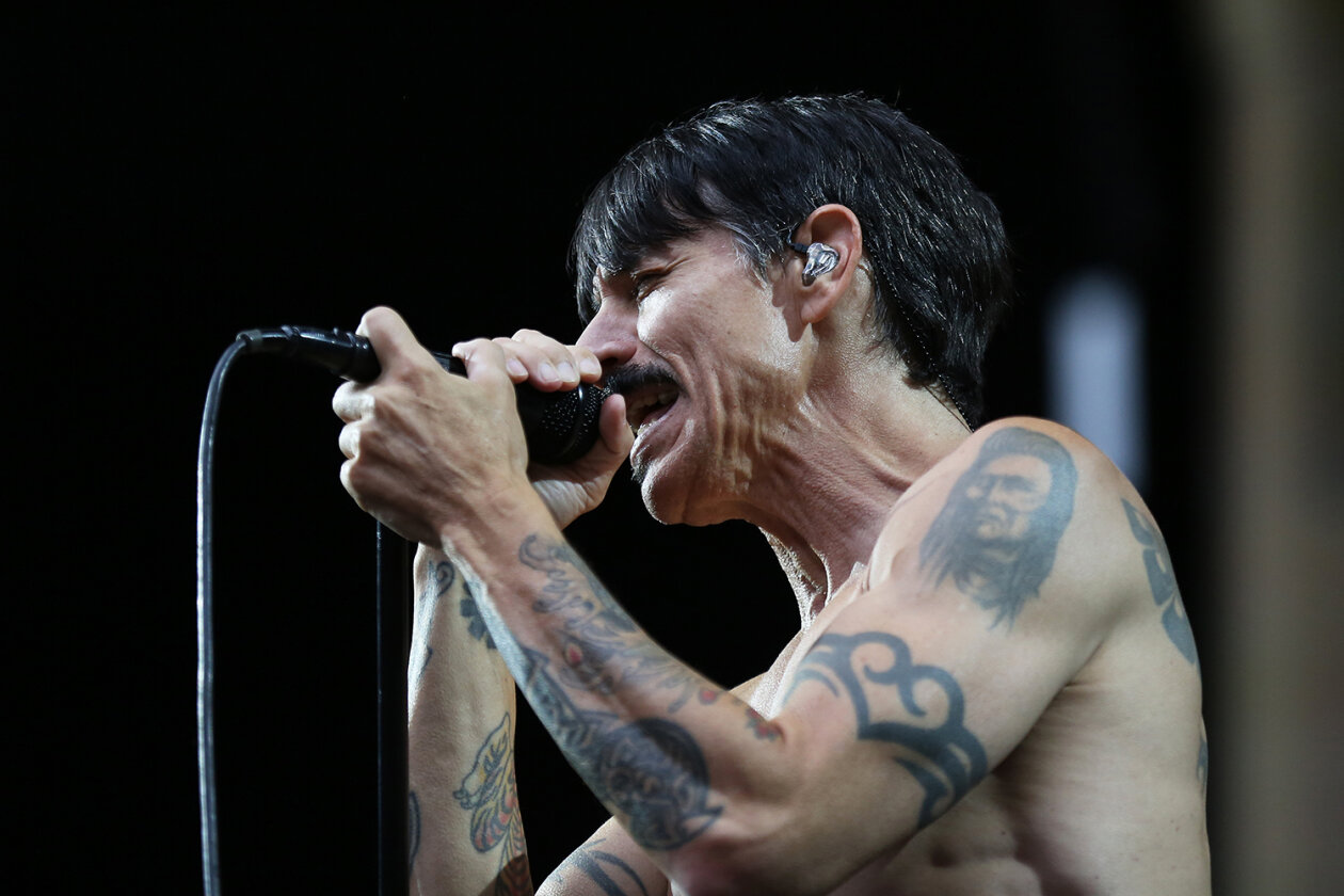Red Hot Chili Peppers – Am Mic.