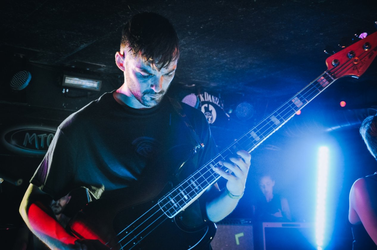 Rolo Tomassi – Die Power des Mathcore im Nacken: Die Briten mit einer kunterbunten Show im Kölner MTC. – Nathan Fairweather.