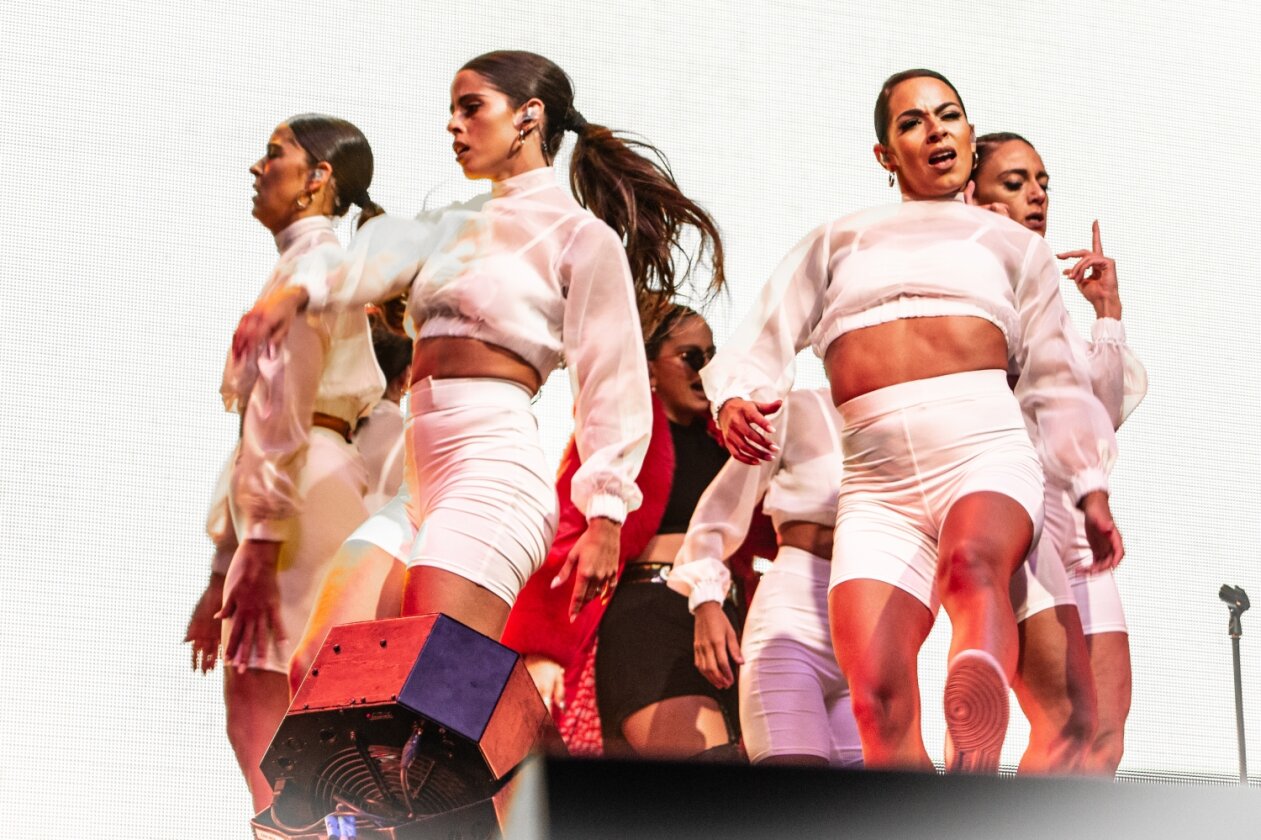 Rosalías Flamenco Pop on stage – kurz nach dem Release von "El Mal Querer". – Rosalía und ihre Tänzerinnen.