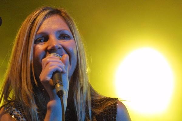 Saint Etienne – Die britische Edel-Pop-Band live im Kölner Jugendpark. – 