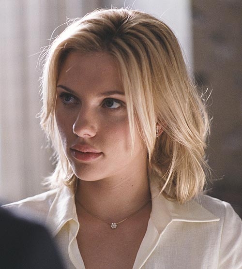 Scarlett Johansson – Die Schöne macht sich auch auf dem Cover gut. – Film-Promo
