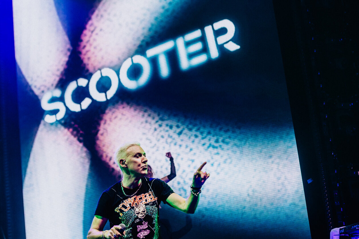 Techno is back: H. P. Baxxter und Co. live. – Scooter.