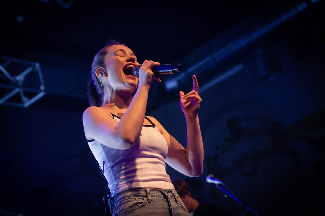 Sigrid mit "How To Let Go" in Berlin. – Sigrid in Berlin.