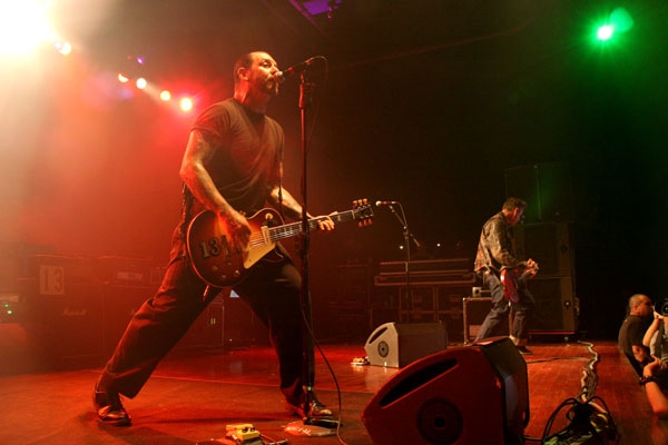 30 Years of Underground Rock'n'Roll. – Social Distortion