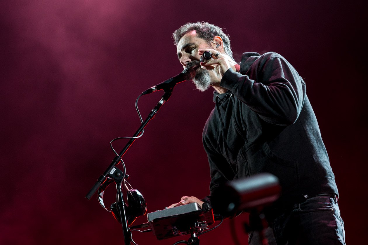 System Of A Down – Heiß herbei ersehnt: Serj Tankian und Band. – Serj Tankian.