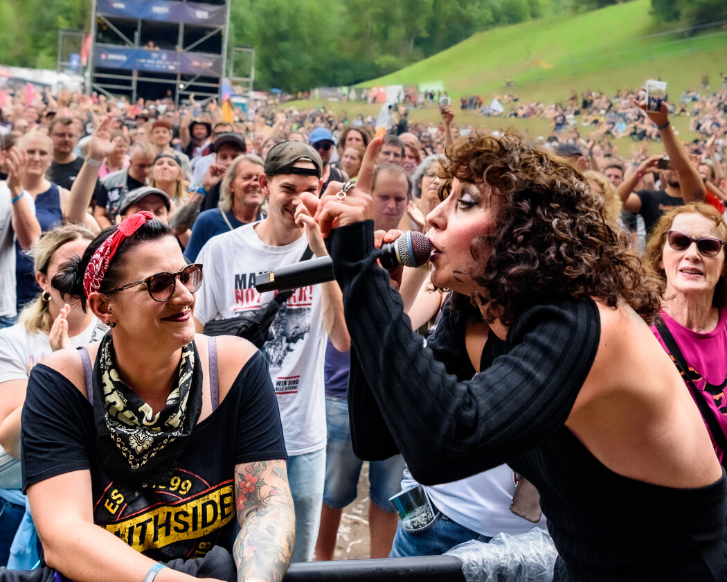 Drückte am letzten Festivaltag noch mal aufs Gaspedal: die Rock-Crew aus Schweden. – The Baboon Show.