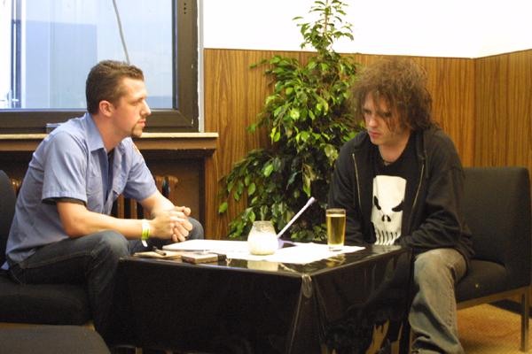 The Cure – Robert Smith steht Michael Schuh Rede und Antwort – 