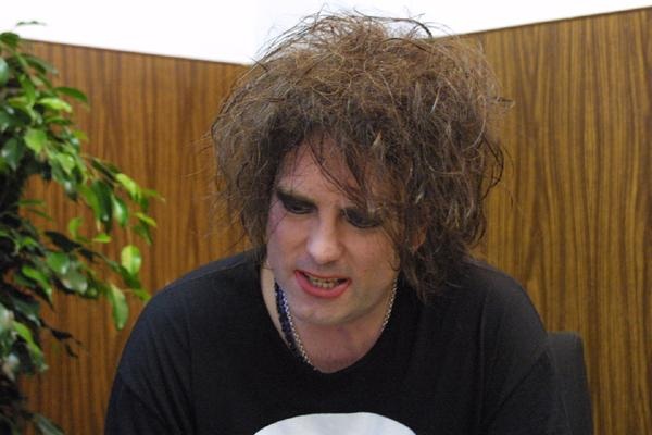 The Cure – Robert Smith steht Michael Schuh Rede und Antwort – 