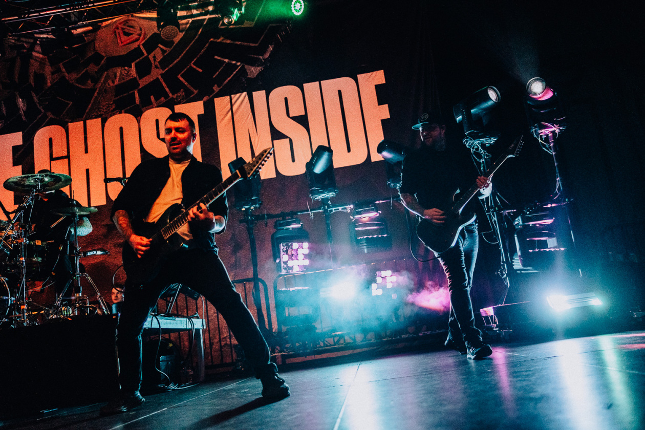 Mit dem sechsten Studioalbum "Searching For Solace" auf Tour: die Melodic-Hardcore-Mannen aus L.A. – The Ghost Inside.