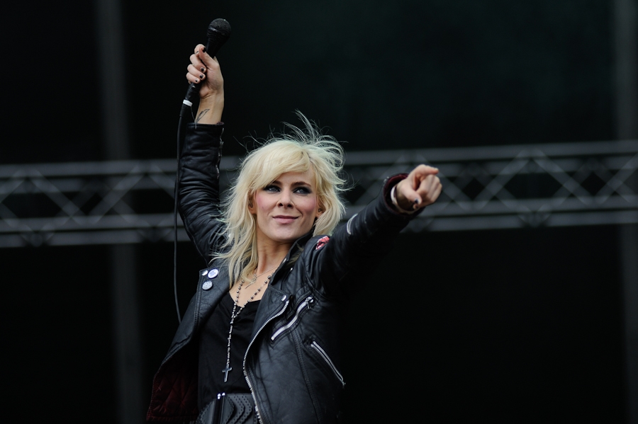 The Sounds – Viel nacktes Bein und R'n'R in Neuhausen ob Eck. – Everybody loves her.