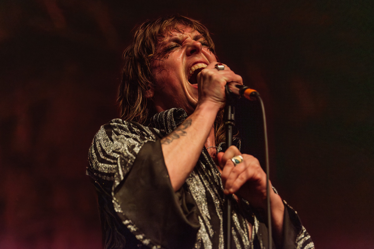 Viel Spielfreude, sauberer Sound und ordentlich Rockstar- Attitüde: ein perfekter Auftritt. – The Struts.