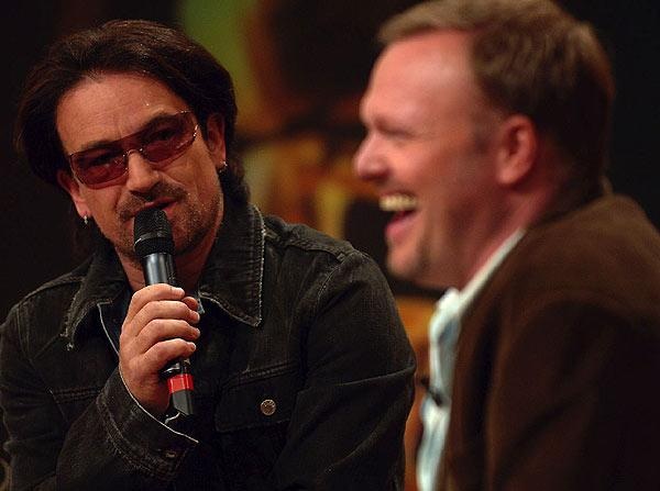 Im 30. Jahr ihrer Karriere besuchten U2 zum ersten Mal ein deutsches TV-Studio. – Bono spricht gerne