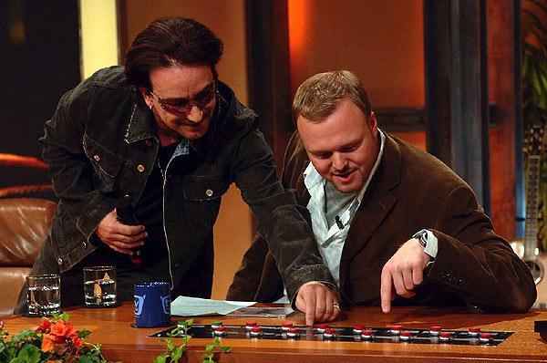 Im 30. Jahr ihrer Karriere besuchten U2 zum ersten Mal ein deutsches TV-Studio. – Bono und Stefan