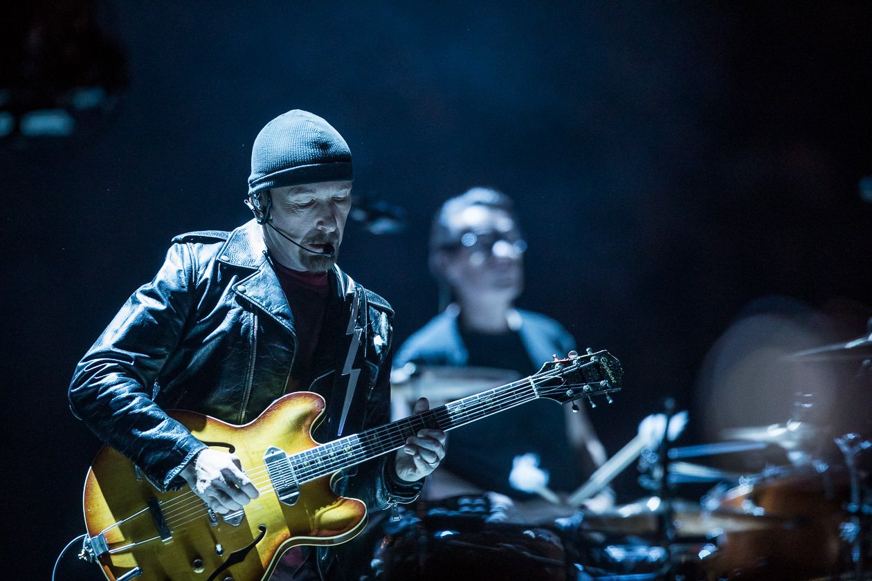 U2 beim Europa-Start der eXPERIENCE + iNNOCENCE Tour 2018 in Berlin – U2 starten mit "Lights of Home" und spielen alte Hits wie "Sunday, Bloody Sunday", "One" und "Vertigo"