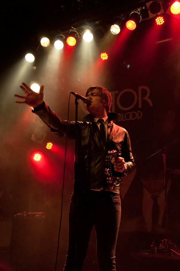 Viktor & The Blood – Sugarplum Fairy + Ex-Mando Diao = Rockpower. – Gimme your hand.