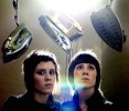 Die reizenden Quin-Zwillinge beim Fotoshooting., Tegan And Sara Pressebilder | © Sanctuary Records (Fotograf: )