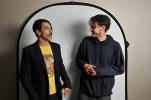 Anthony Kiedis und Josh Klinghoffer beim Interview im Kölner Hyatt Hotel., Beim Interview, Köln 2011 | © laut.de (Fotograf: Jan Knoff)