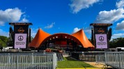 Das Roskilde Festival läuft: An den ersten Tagen gehören die Bühnen noch den Newcomer:innen, bevor am Mittwoch das Hauptprogramm startet., Roskilde, 2024 | © laut.de (Fotograf: Manuel Berger)