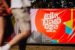 Der Sommer gibt dem feierwütigen Publikum noch mal alles., Lollapalooza, 2024 | © laut.de (Fotograf: Rainer Keuenhof)