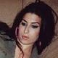 Amy Winehouse - Sauftour kostet Schneidezahn
