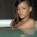 Rihanna - Nackig in der Badewanne