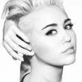 Miley Cyrus - Sängerin küsst Katy Perry