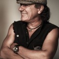 AC/DC - Neuer Clip zu "Rock The Blues Away"