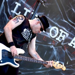 und Bassist Alan Robert