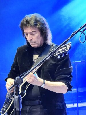 Steve Hackett in Leipzig: Pathos-Overkill und Weltklassesoli